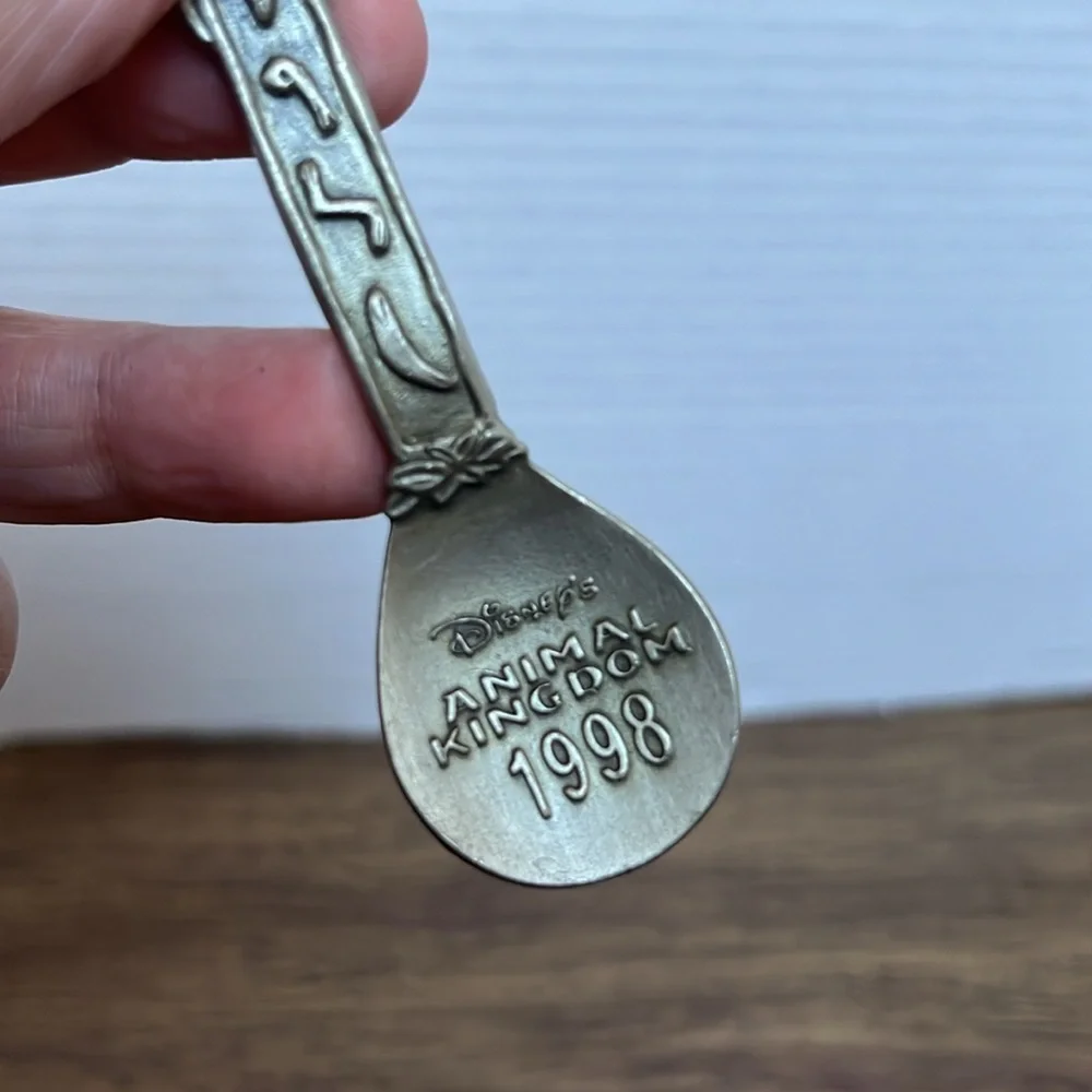 Disney Vintage 1998 The Animal Kingdom Souvenir Collectible Pewter Spoon